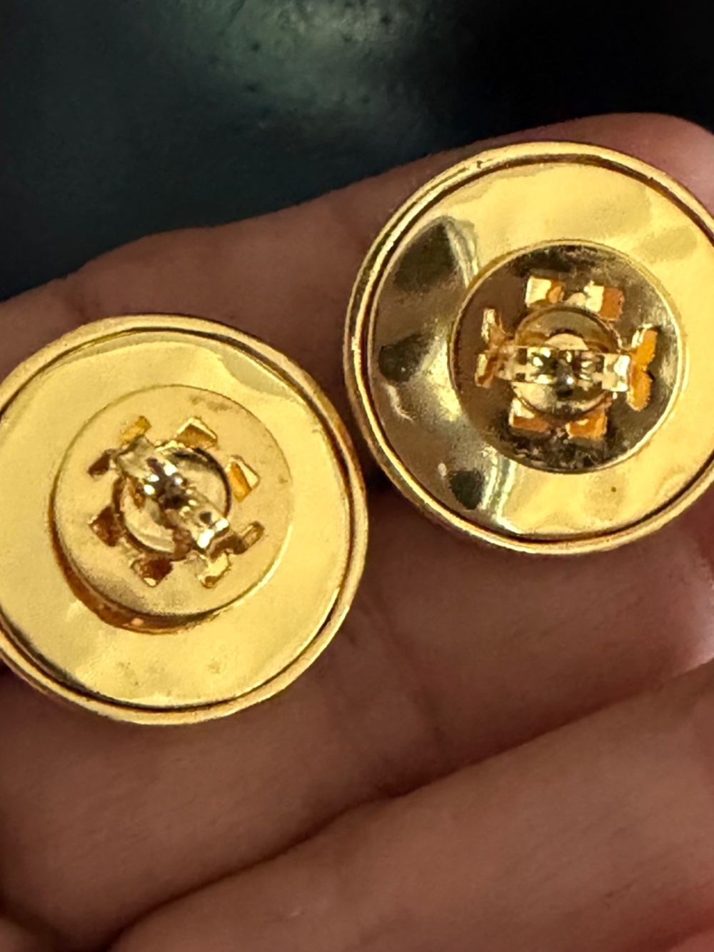 Tory Burch Earrings DOMED CUTOUT GOLD TONE DOME UNIQUE PIERCED / POST NWT - Picture 5 of 9